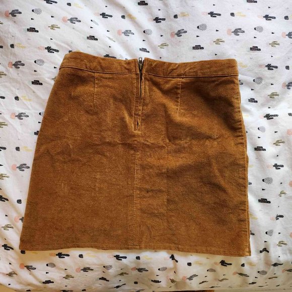 Brandy Melville Faux Suede Mini Skirt - Picture 2 of 3